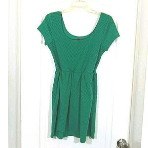 Red Camel Green Dress Med